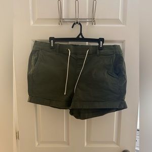 Torrid size 2x army green shorts with drawstring